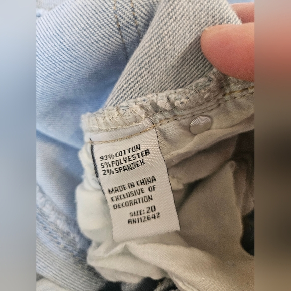 Blue Savvy- Women's Size 20, 93% Cotton,  Cropped Distressed Jeans. - Picture 9 of 9